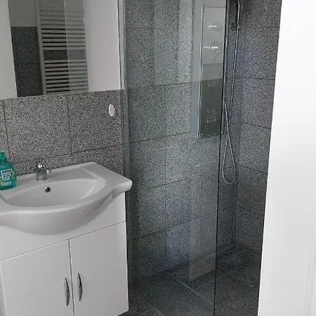Monteurszimmer In *